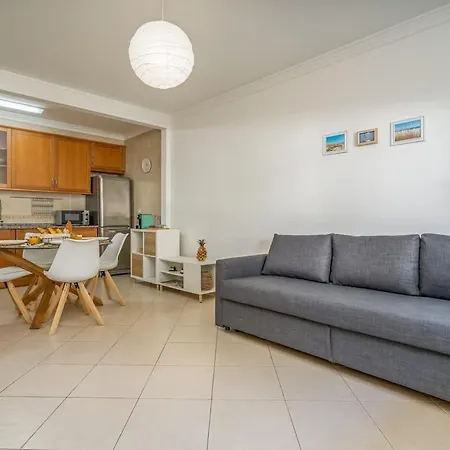 Bright & Comfortable Flat By Hostwise *